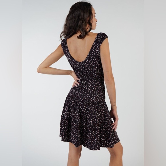 Sadie & Sage Elegant Black and Pink Floral Dress NWT Small - Picture 2 of 15